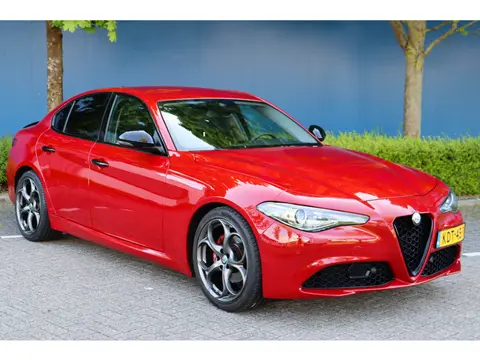 Alfa Romeo Giulia 2.0T Super - 19" - Rosso Alfa