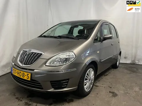 Lancia Musa 1.4-16V Oro - Schade