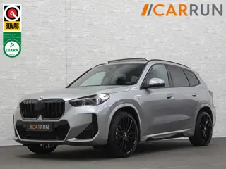BMW X1 18i M-Sport | Panorama | Sportstoelen | Keyless-Entry | Sfeerverlichting | Achteruitrij-Camer