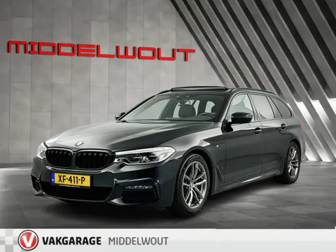 BMW 5 Serie Touring 520i M-Sport Shadow Line Pano-dak/Leder/Camera/Memory