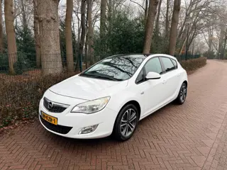 Opel Astra 1.4 Turbo Edition Nette auto-Nieuwe apk.