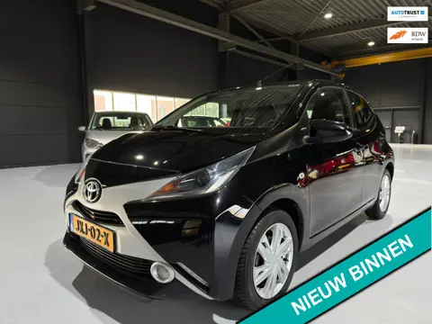 Toyota Aygo 1.0 VVT-i x-play 1e eigenaar | Dealeronderhouden
