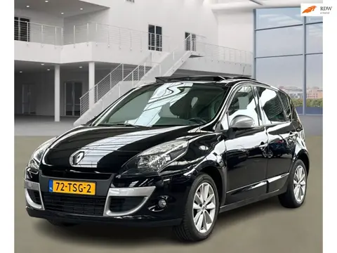 Renault Scénic 1.6 dCi Parisiènne PANO NAVI PSENSOR TREKHAAK CRUISE 2 X SLEUTELS