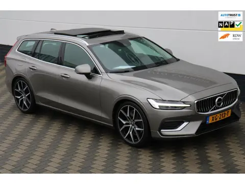 Volvo V60 2.0 T5 Inscription Pano Trekhaak Carplay HUD NAP!!