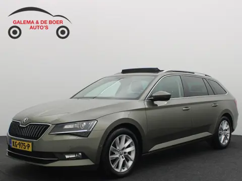 Skoda Superb Combi 1.8 TSI Style Business AUTOMAAT / TREKHAAK / PANORAMADAK / STOELVERW / CARPLAY / 