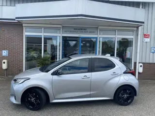 Toyota Yaris 1.5 Hybrid Executive (bj 2023, automaat)