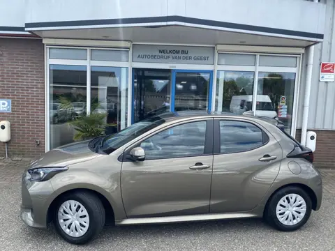 Toyota Yaris 1.5 Hybrid Active (bj 2022, automaat)