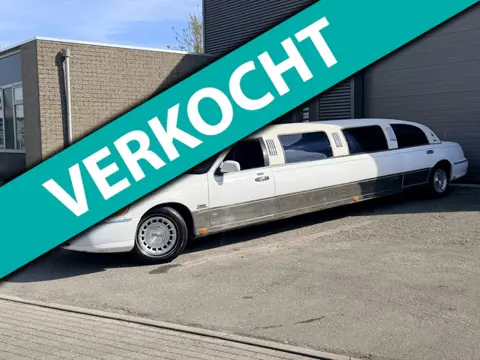 Lincoln TOWN CAR Limousine 8pers