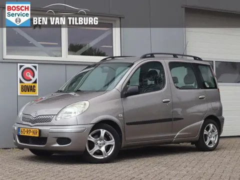 Toyota Yaris Verso 1.3 VVT-i Sol TREKHAAK AIRCO (bj 2005)