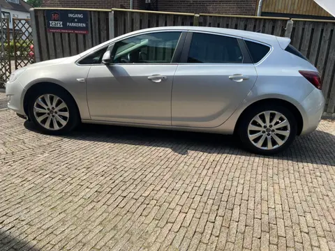 Opel Astra 1.4 Turbo Cosmo