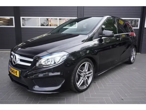 Mercedes-Benz B-klasse 180 Business Solution AMG Aut/Navi/Camera/Park.sensoren