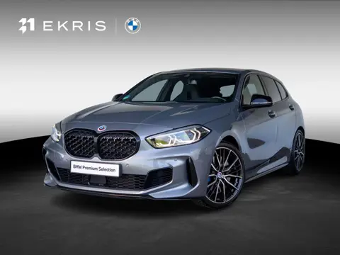 BMW 1 Serie M135i xDrive | High Executive | M Performance Pack | Achteruitrijcamera | Stoelverwarmin