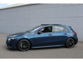Mercedes-Benz A-Klasse AMG 35 4MATIC AMG NightPakket (Panoramadak Sportleder/Memory Carplay Burmeste