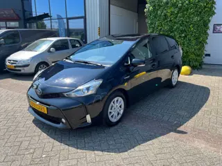 Toyota Prius + 1.8 Active