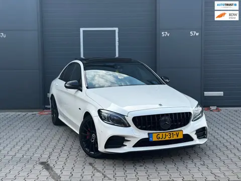 Mercedes-Benz C-klasse 300 e AMG uitgevoerd, Pano, Sfeer, Parelmoer wit, Cam, BTW