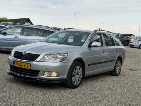 Skoda Octavia Combi 1.2 TSI Ambition Business Line Nieuwe Distributie en Waterpomp Dealer Onderhoude