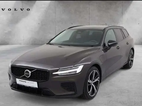 Volvo V60 2.0 T8 Plug-in hybrid AWD Ultra Dark ** FULL OPTIONS, PANO, ACC, MASSAGE, B&W ** 1e EIG - 