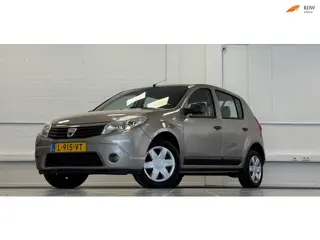 Dacia Sandero 1.2i Lauréate Airco Nieuwe APK Exclusive-pakket Garantie