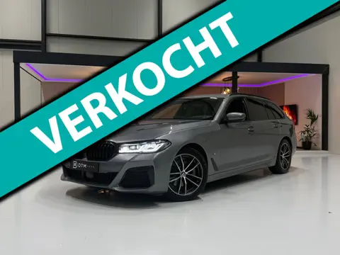 BMW 5-serie Touring Trekhaak | BMW M-Pakket + Luchtvering | HUD | Virtual Cockpit | ACC | CarPlay | 