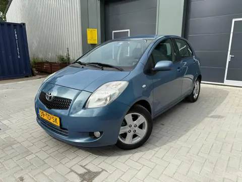 Toyota Yaris 1.3 VVTi Luna Vol Jaar Apk