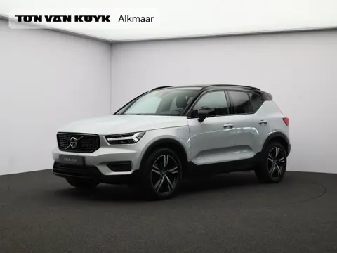 Volvo XC40 1.5 T5 Recharge R-Design / Trekhaak / Panoramadak / Harman Kardon / 360 Camera / Lederen 