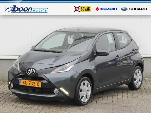 Toyota Aygo 1.0 VVT-i x-play | Airco | Camera | Park sens