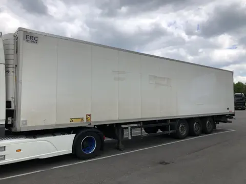 Kögel Kuhlauflieger mit Carrier (bj 2018)