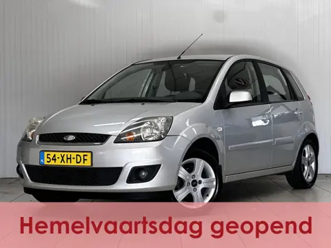 Ford Fiesta 1.3-8V Futura/ APK 05-2027!/ Trekhaak/ 5-Drs/ Airco/ 15'' LMV/ C.V. Afstand/ Boordcomp./