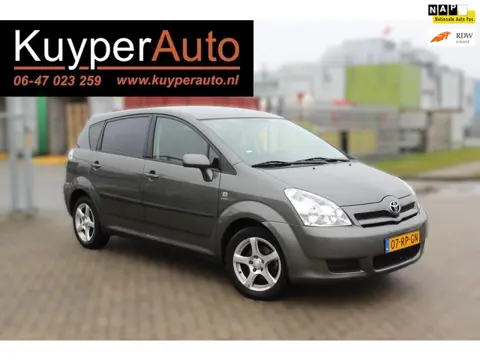 Toyota Corolla Verso 1.6 VVT-i Terra trekhaak extra set winterbanden