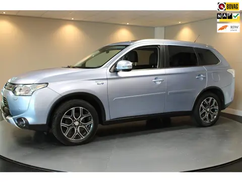 Mitsubishi Outlander 2.0 PHEV Executive Edition *Pano* Trekhaak|Leer|Stoelverw.|Camera|Cruise|Navi|