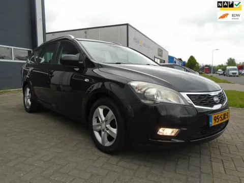 Kia Cee'd Sporty Wagon 1.4 CVVT Navigator Plus Pack NAVI AIRCO CRUISE !!