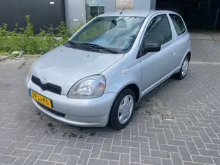 Toyota Yaris 1.3-16V VVT-i Sol