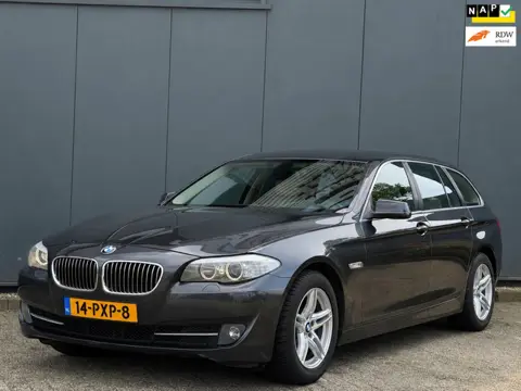 BMW 5-serie Touring 528i High Executive | Nap | Luchtvering | Nette staat