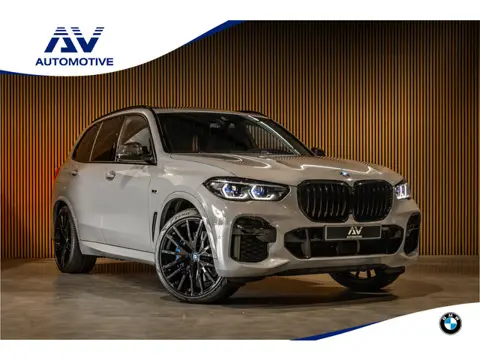 BMW X5 xDrive45e M-Sport | Panorama | Laser | H&K | Trekhaak | Carbon | ACC | Massage | Stoelventila