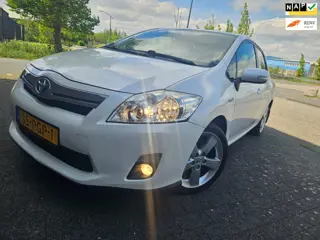 Toyota Auris 1.8 Full Hybrid Dynamic GARANTIE