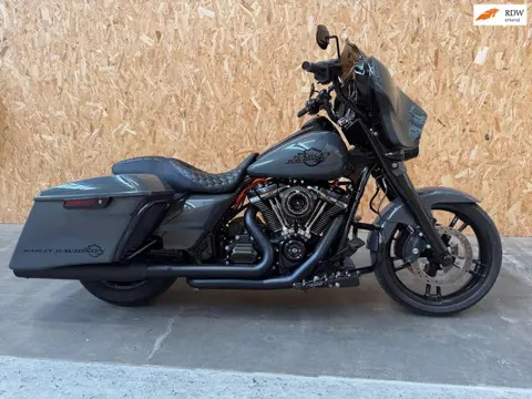 Harley Davidson Street glide special 107 Nardo supermooi dik!!