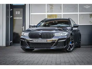 BMW 5-serie Touring 530e|SoH ACCU 92%|M-PAKKET|XDRIVE|292PK|TREKHAAK|STUURVERWARMING