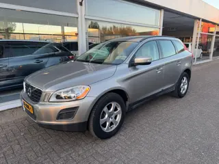 Volvo XC60 2.0T Kinetic | 2e eigenaar | Automaat | Achteruitrijcamera | Airco | Navigatie | Trekhaak