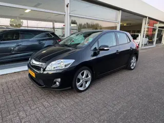 Toyota Auris 1.8 Full Hybrid Executive | 2e eigenaar | Hybride | Automaat | Airco | Elektrische rame