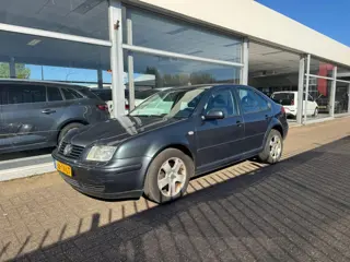 Volkswagen Bora 2.0 Comfortline | 3e eigenaar | Automaat | Elektrische ramen | APK tot 31-05-2027 | 