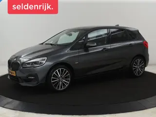 BMW 2-serie Active Tourer 220i Sport Line | Camera | Sportstoelen |  Full LED | Navigatie | Park Ass