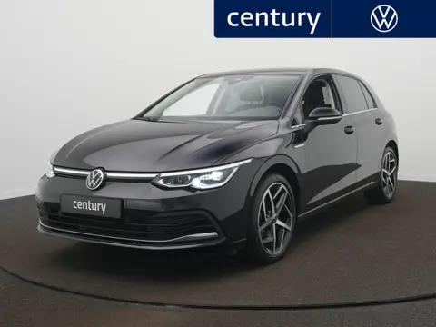 Volkswagen Golf 1.5 eTSI Style Automaat - Navigatie - LED - Ergo-Active bestuurdersstoel - Side Assi
