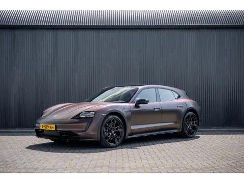 Porsche Taycan Cross Turismo 4 | 93kWh | SOH 91% | Luchtvering | Panoramdak