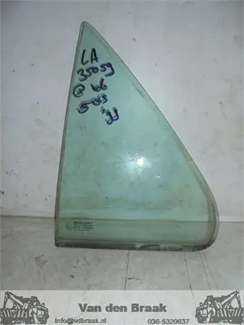 Peugeot 106 5 deurs 1991-2003 Driehoekraam linksachter