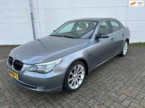 BMW 5-serie 523i Bouwjaar 12-2008 Apk 04-2026 Automaat Stoelverwarming Softclose Keykless Cruise Cli