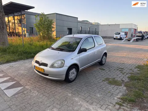 Toyota Yaris 1.3-16V VVT-i Luna