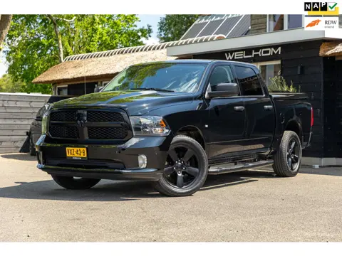 Dodge Ram 1500 5.7 V8 4x4 Crew Cab Big Horn Trekhaak I LPG I Sidebars I CarPlay I BTW I NAP