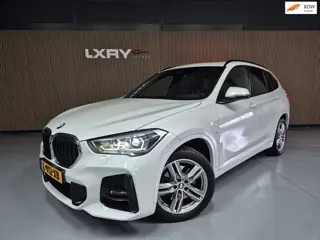 BMW X1 XDrive20i High Executive | Clima | Navi | Pano | Cruise | Camera | Stoelverwarming |