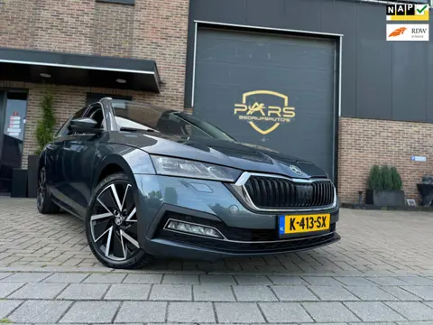 Skoda Octavia Combi 2.0 TDI Greentech Style Automaat 150PK Volle Opties Panorama Dak Leer Airco Navi