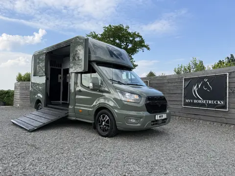 Ford Transit | Horsetruck | KRISMAR | STALLION 3XL | 2024 | HENGST | 39.400KM | AUTOMAAT | 3-SEAT | 